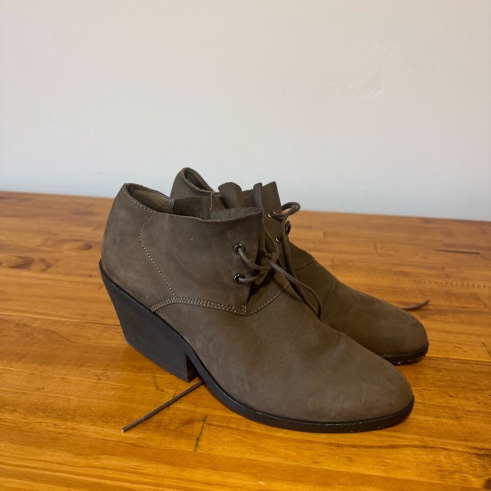 Eileen Fisher Charlie Brown Nubuck Leather Lace Up Short Boots Size 9